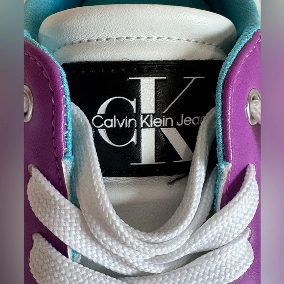 Calvin Klein Women's Cayle Sneaker - Picture 7 of 10